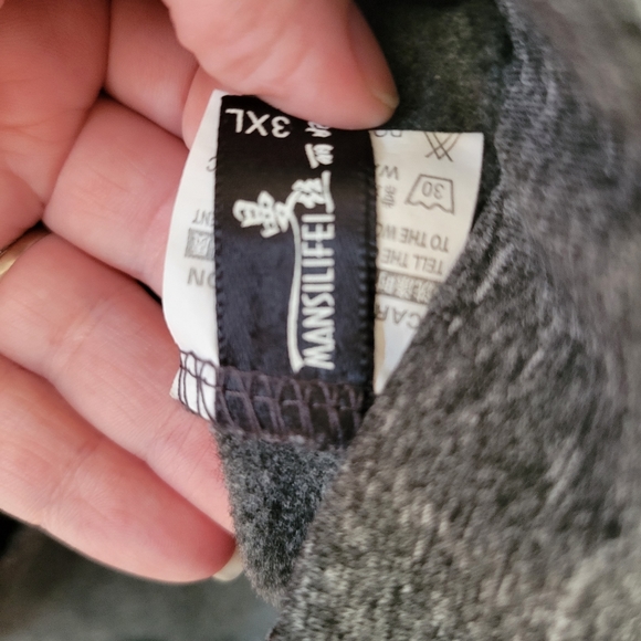 Faux-Rhinestone Studded Skull One Shoulder Sweatshirt from Mansilifei - Picture 6 of 7